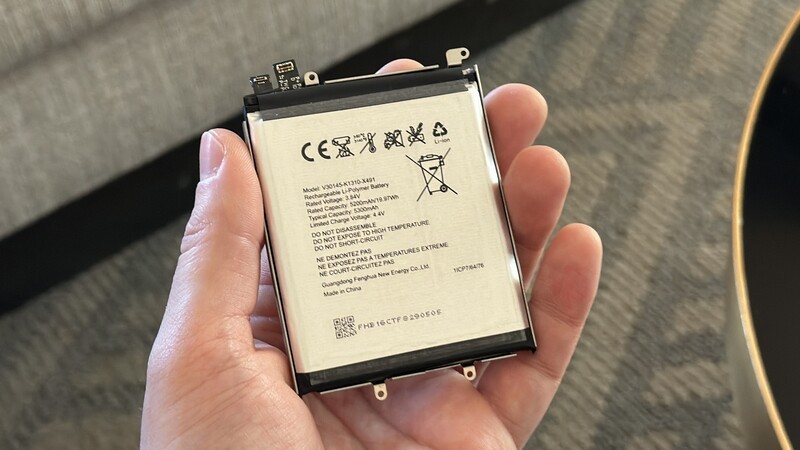Mc03 Battery In Hand Front